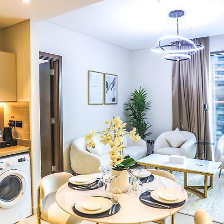 Stay Mindblowing 2 Bedroom Holiday Home With Close View Of Burj Khalifa Dubai Esterno foto