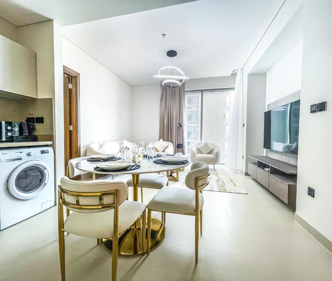 Stay Mindblowing 2 Bedroom Holiday Home With Close View Of Burj Khalifa Dubai Esterno foto